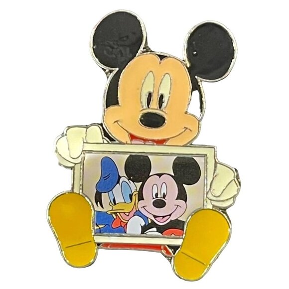Disney Mickey Mouse Trading Pin Donald Duck Photo Frame Lapel Pin Brooch Badge - Picture 1 of 6